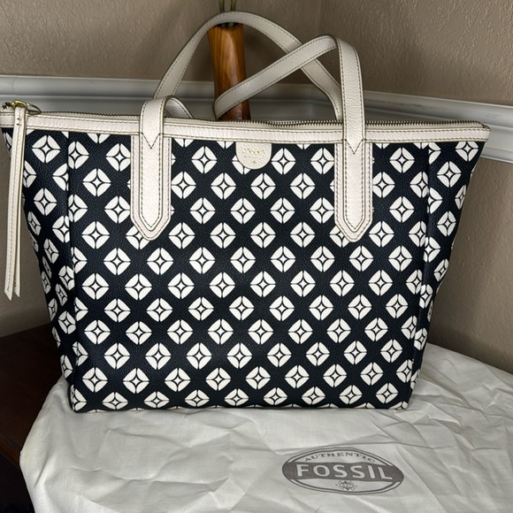 Fossil Sydney geometric diamond coated tote w/dust bag - Picture 1 of 9